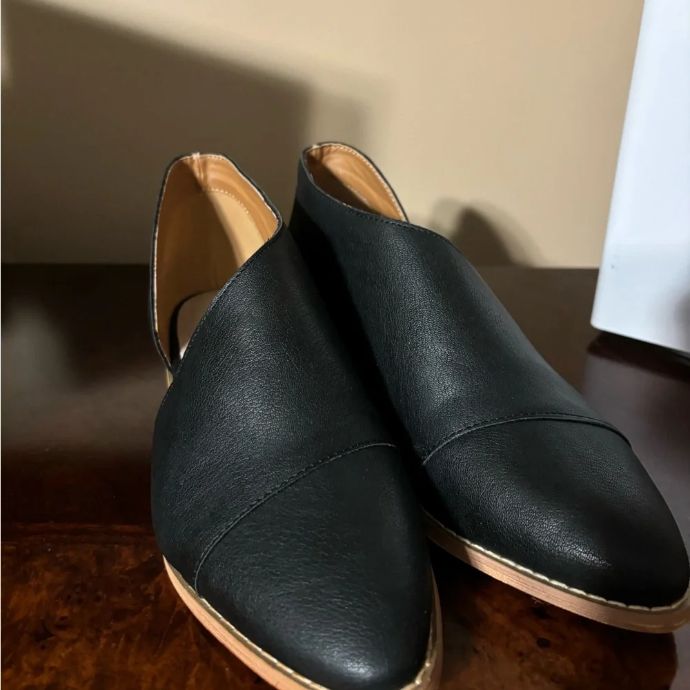 Buckle MiMi Shoes NWT - Picture 1 of 13